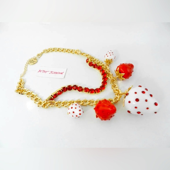 Betsey Johnson NWT Chunky Red White Rhinestone Gold Tone Strawberry Necklace - Picture 8 of 8